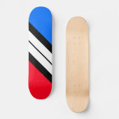 Fun Red Blue Schwarz-weiß Diagonal Racing Strip Skateboard (Vorderseite)