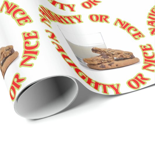 Fun Red Naughty oder Nice Milk and Cookies Gift Wr Geschenkpapier (Rolleneckpunkt)