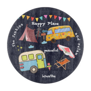Fun Retro-Camping-Schneidebrett. Bearbeitbare Form Schneidebrett