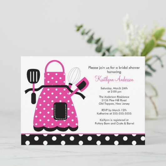 Fun Retro Kitchen Bridal Dusche Einladung Rosa (Stehend Vorderseite)