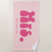 Fun Retro Pink Mrs. Newlywed Bride Strandtuch (Vorderseite)