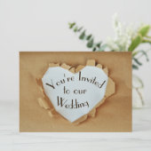 Fun Ripped Brown Paper Bag Heart Wedding Einladung (Stehend Vorderseite)
