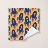 Fun Rocket Spaceship Astronaut Muster in Gelb Badhandtuch Set (Waschlappen)