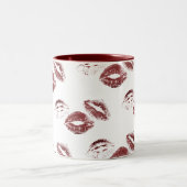 FUN! Rote Lipstick-Prints Zweifarbige Tasse (Mittel)