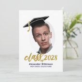 Fun Script Grad Cap Minimalistisch Foto Abschluss Einladung (Stehend Vorderseite)