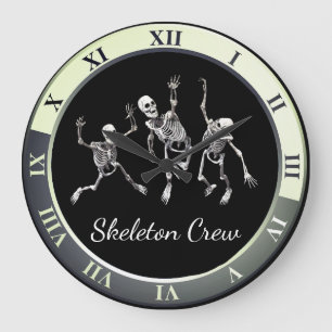 Fun "Skeleton Crew" Creepy Skeleton Design Große Wanduhr