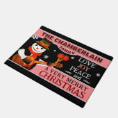 FUN Snowman in Hat und Scarf | SCHWARZE Weihnachte Fußmatte (Schrägansicht)