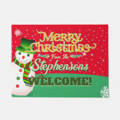 Fun Snowman mit Familienname auf RED Willkommen Fußmatte (Vorderseite)