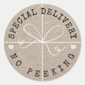 Fun Special Delivery No Peeking Kraft Papier Paket Runder Aufkleber (Vorderseite)