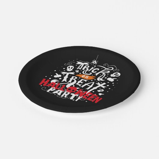 Fun Spooky Trick oder Treat Halloween-Party Pappteller (Schrägansicht)
