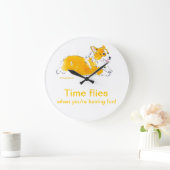 Fun Time Flies Corgi Clock Große Wanduhr (Zuhause)