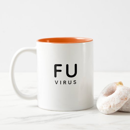 Fun Virus Quarantine Moderne Trendy Typografie Zweifarbige Tasse (Mit Donut)