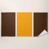 Fun Wide Dark Brown Golden Yellow Racing Streifen Strandtuch (Vorderseite)