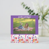 Fun Wildblume Farbenfrohe Abschluss Custom Foto Einladung (Stehend Vorderseite)