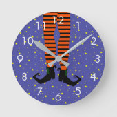 Fun Witch Legs Runde Wanduhr (Vorderseite)