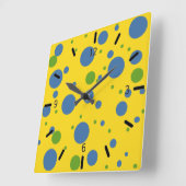 Fun Yellow, Green and Blue Spotted Wall Clock Quadratische Wanduhr (Winkel)