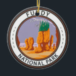 Fundy National Park Canada Vintag Abzeichen Keramik Ornament<br><div class="desc">Fundy National Park Kunstwerk Design. Der Park präsentiert eine schroffe Küstenlinie,  die bis zum kanadischen Hochland,  den höchsten Fluten der Welt und mehr als 25 Wasserfällen hinaufsteigt.</div>