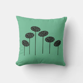 Fünf Bäume auf einem grünen Kissen