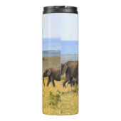 FÜNF ELEFANS AUF BROWN GRASS THERMOSBECHER (Rückseite)