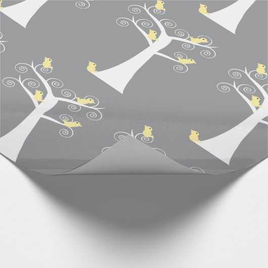 Fünf gelbe Vögel in einem Baum Geschenkpapier (Ecke)