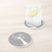 Fünf gelbe Vögel in einem Untersetzer (Seite)