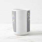 Fünf Gelbe Vögel in einer Baumhütte Tasse (Mittel)