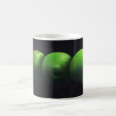 Fünf grüne Äpfel Kaffeetasse (Mittel)