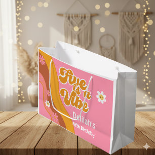 Fünf ist ein lebhafter, groovativer Retro-Vintager Große Geschenktüte