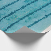 Fünf Personen schwimmen im Pool Geschenkpapier (Ecke)