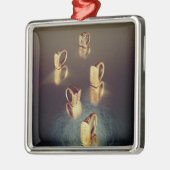 Fünf Ringe, vom Grab von Tutankhamun Silbernes Ornament (Links)