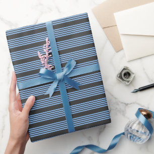 Fünf Streifen in Blau und Kohle Geschenkpapier