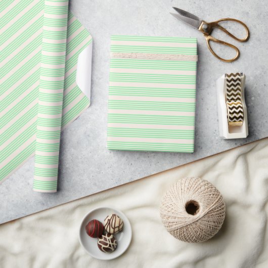 Fünf Streifen in grün und beige Geschenkpapier (Kunsthandwerk)