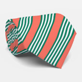 Fünf Streifen in grün und weiß mit Korallen Krawatte (Gerollt)