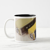 Fünf Uhren Zweifarbige Tasse (Links)