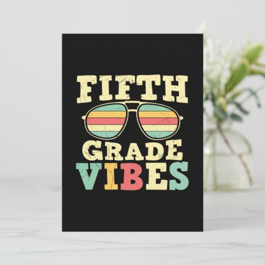 Fünfte Klasse Lehrer Fünfte Klasse Vibes Einladung (Stehend Vorderseite)