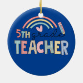 Fünfte Klasse Lehrer Team 5th Grade Squad Rainbow Keramik Ornament (Hinten)
