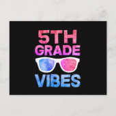 Fünfte Klasse Vibes Erster Schultag Ankündigungspostkarte (Vorderseite)