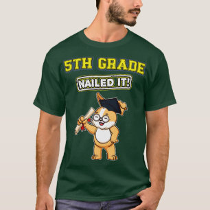 Fünfter Abschluss der Mittelschule Nails 8 T-Shirt