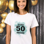 Fünfzig Fabulous 50. Geburtstag T-Shirt<br><div class="desc">Eine Mischung aus niedlicher Schrift und moderner Kühnheit mit diesem einfachen "50 und Fabulous" Shirt-Design! Die klassische Schwarz-Weiß-Farbgebung mit aquamarinem, blauen (oder türkisfarbenen) Aquarell-Hintergrund. Passen Sie den Namen an, und wenn Sie möchten, können Sie auch das "und" und "fabulous" ändern, wenn es ein anderes Wort gibt, das Sie bevorzugen. Wenn...</div>
