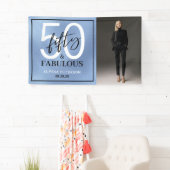 Fünfzig & Fantastisch Staubblau Skript Foto Geburt Banner (Insitu)