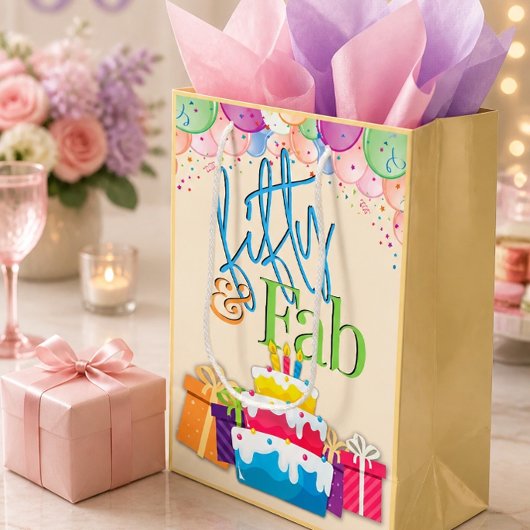 Fünfzig und fab-farbiger Geburtstag Mittlere Geschenktüte