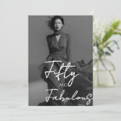 Fünfzig und Fantastisch Foto Schwarzer 50. Geburts Einladung (Stehend Vorderseite)
