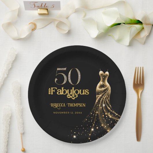 Fünfzig und Fantastisch Goldenes Kleid Schwarz 50. Pappteller (Hochzeit)