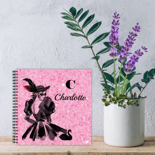 Funkelnd rosa Notebook mit Coquette-Modell Notizblock