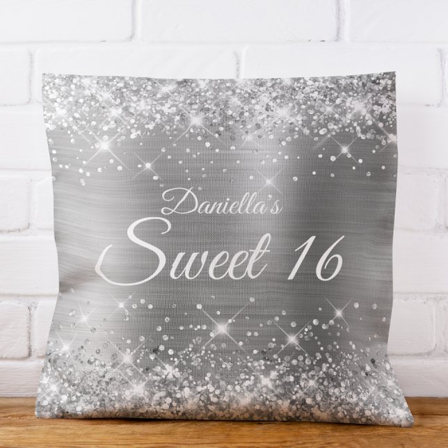 Funkelnd Silbersüß und Glitzer 16 Kissen (Sparkly Silver Glitter and Foil Sweet 16 Throw Pillow)