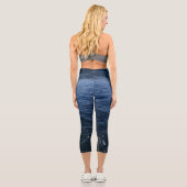 Funkelnd tiefe blaue Meereswellen Capri Leggings (Rückseite)