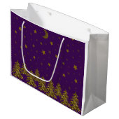 Funkelnd Weihnachtsbaum, Mond, Sterne auf lila Große Geschenktüte (Vorderseite Schrägansicht)
