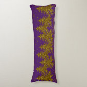 Funkelnd Weihnachtsbaum, Sterne, Schnee auf lila Seitenschläferkissen (Vorderseite Vertikal)