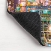 Funkelnde Licht-Erdölraffinerie-Nachtszene Mousepad (Ecke)