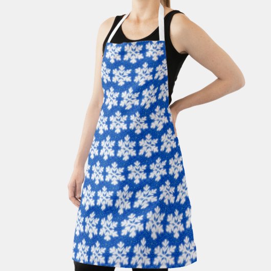 Funkelweiße Schneeflocken blauer Hintergrund Schürze (InSitu)